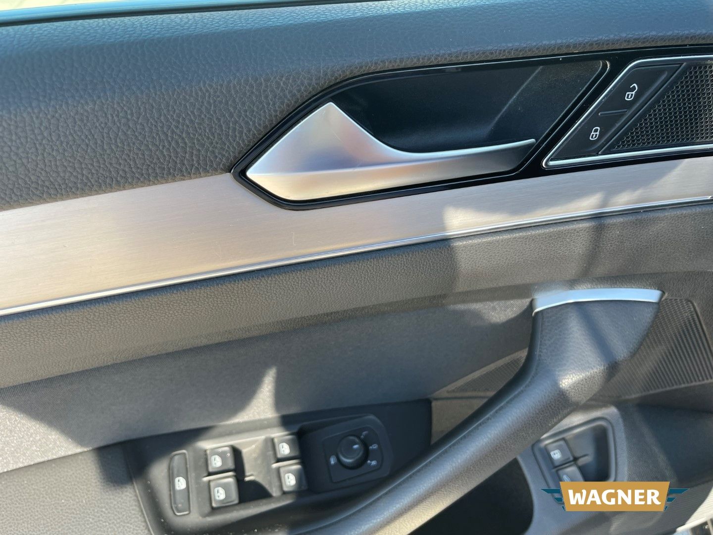 Fahrzeugabbildung Volkswagen Passat Variant GTE LED SHZ Kamera Navi