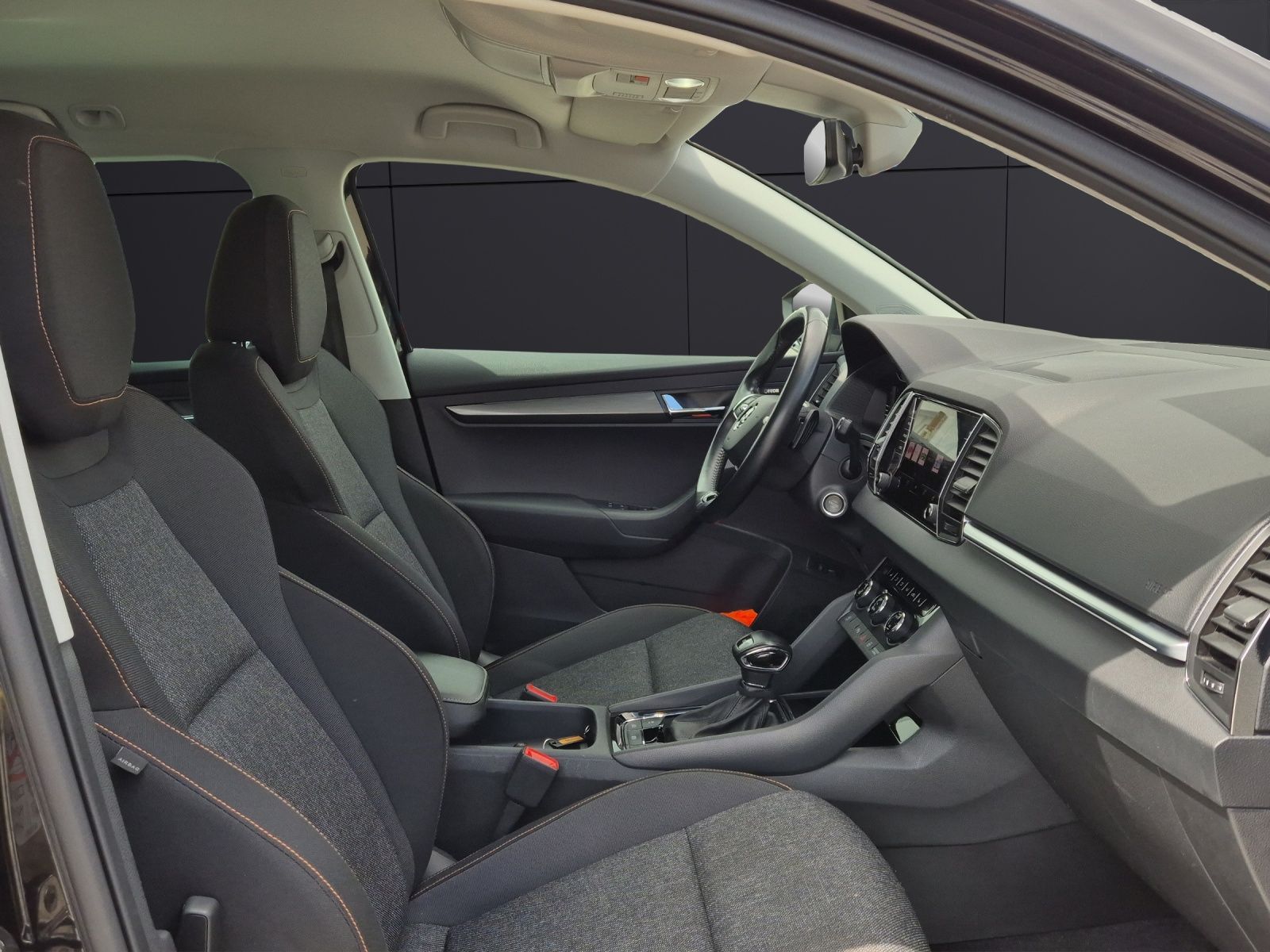 Fahrzeugabbildung SKODA Karoq TSI Clever DSG LED AHK Navi VC ACC RFK SH