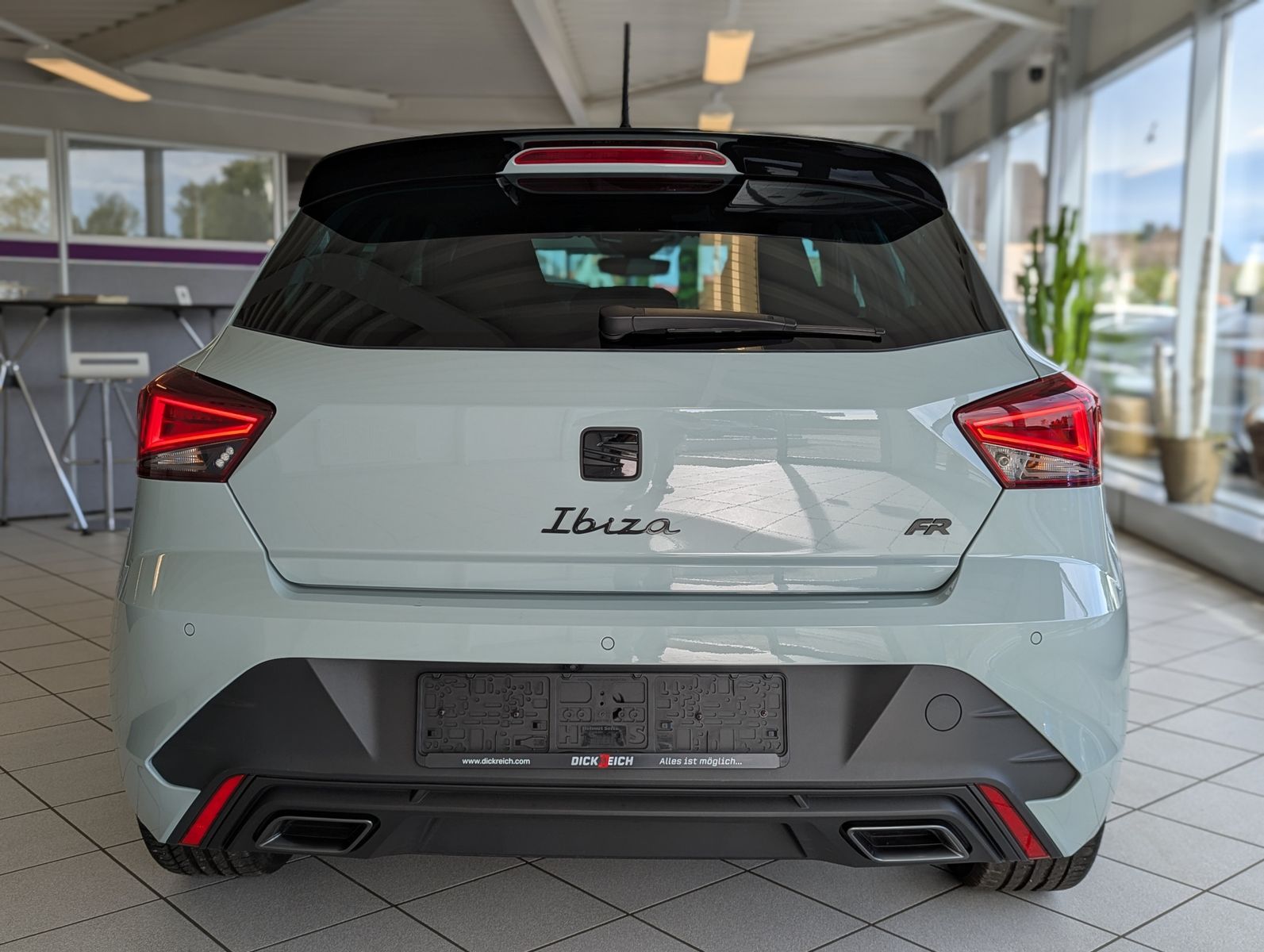 Fahrzeugabbildung SEAT Ibiza 1.5 TSI FR Black Edition Pano ACC Cam 18"