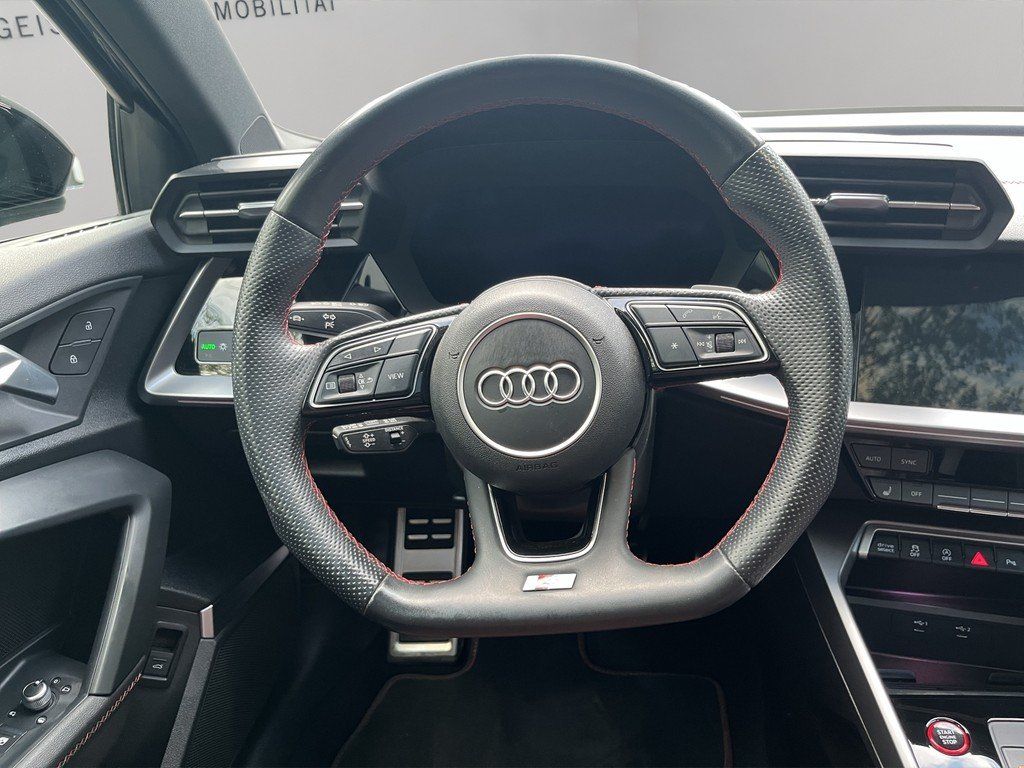 Audi S3 Sportb. 2.0 TFSI qu. S tronic B&O Kamera Pano foto 12