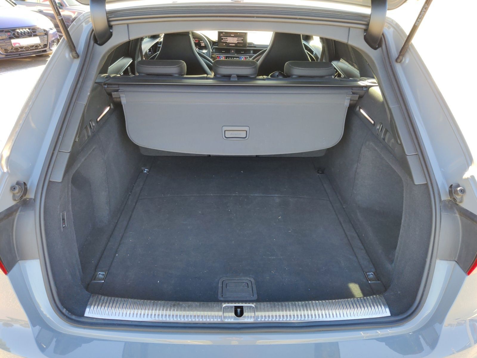 Audi A4 Avant 45 TFSI q. S-Tronic S-Line AHK Pano foto 14