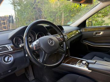 Mercedes E 220 - 10