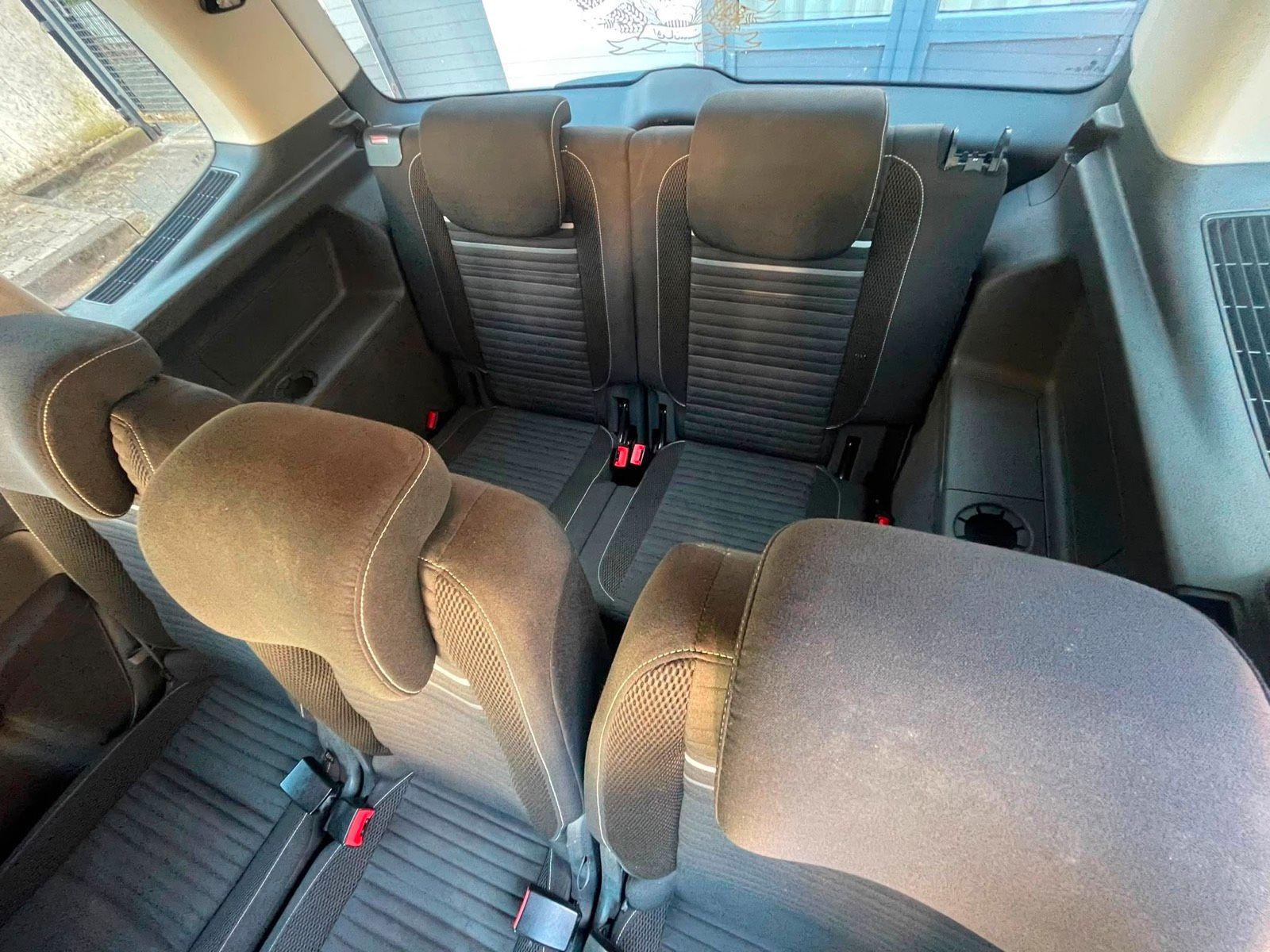 Volkswagen Touran 2015 — photo 12