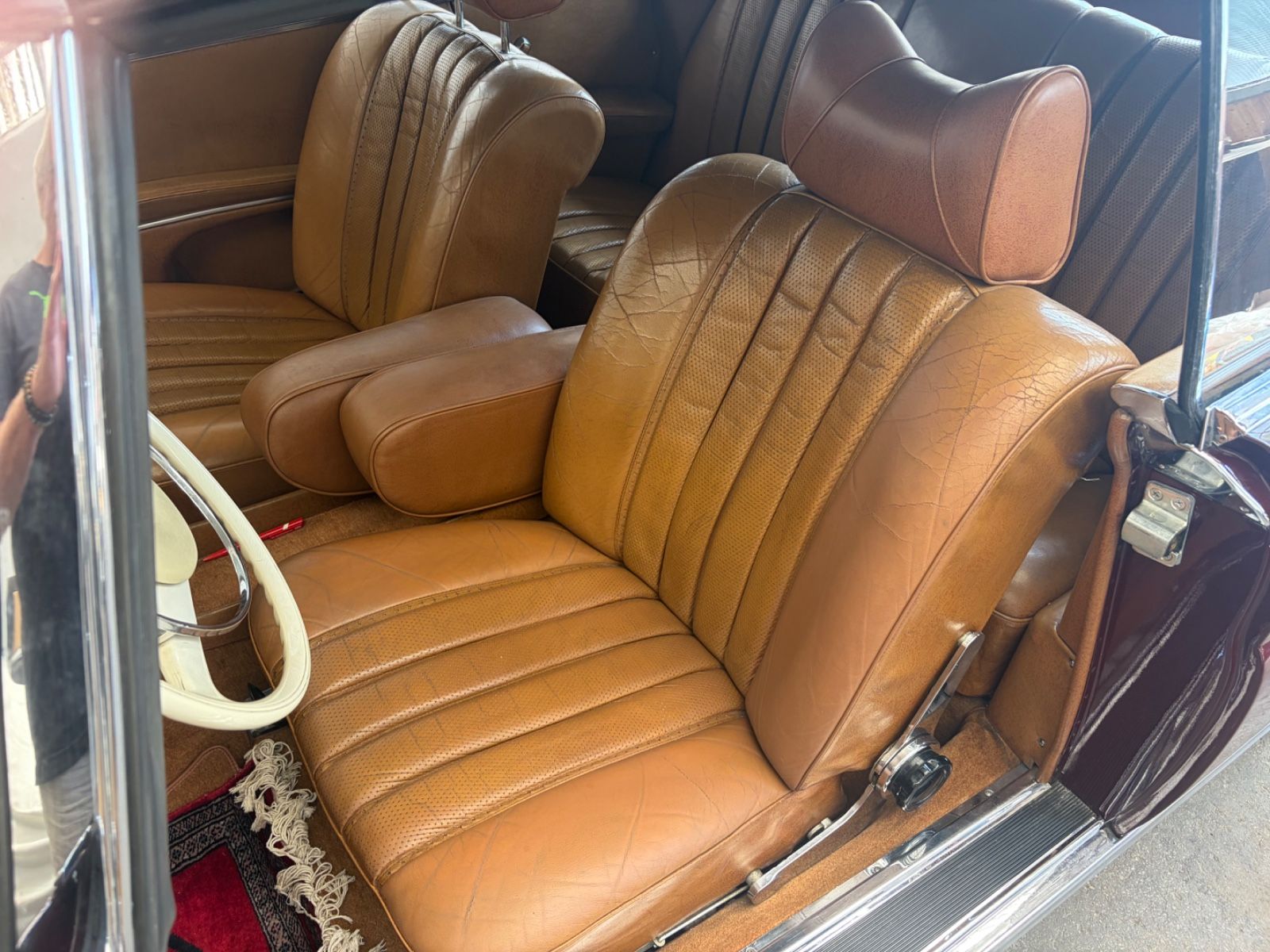 MERCEDES-BENZ 280 33