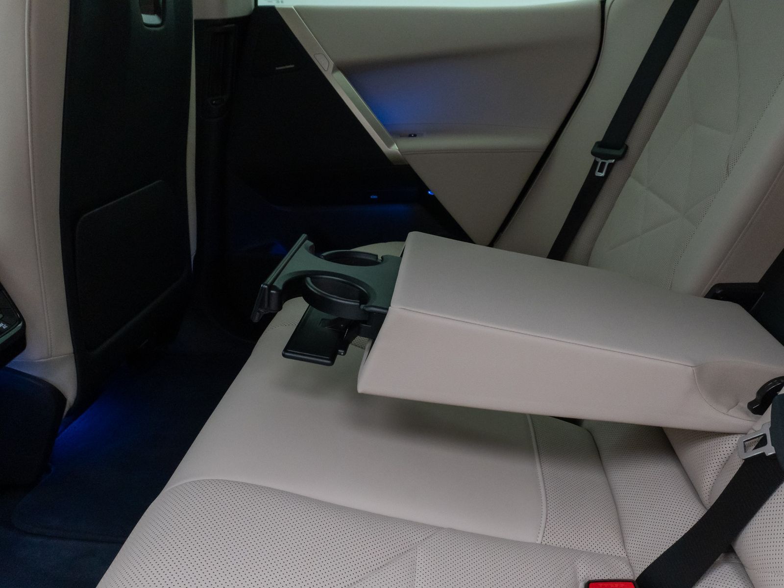 Fahrzeugabbildung BMW IX xD50  Sport 360&deg;DAB H/K Laser Komfort ACC 22"
