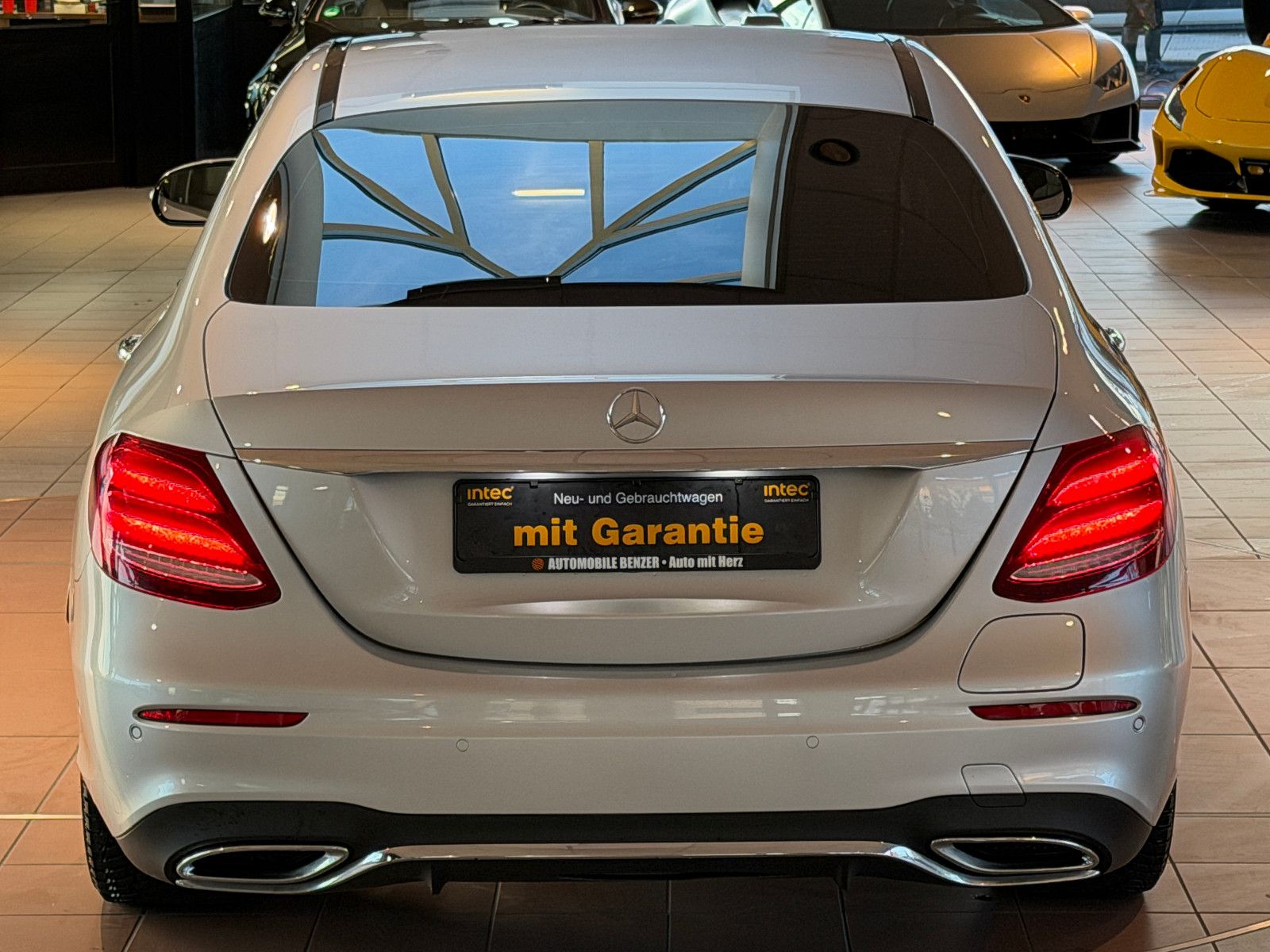 Fahrzeugabbildung Mercedes-Benz E 300 de/AMG/HEAD-UP/VIRTUAL/AMBIENTE/BURMESTER/