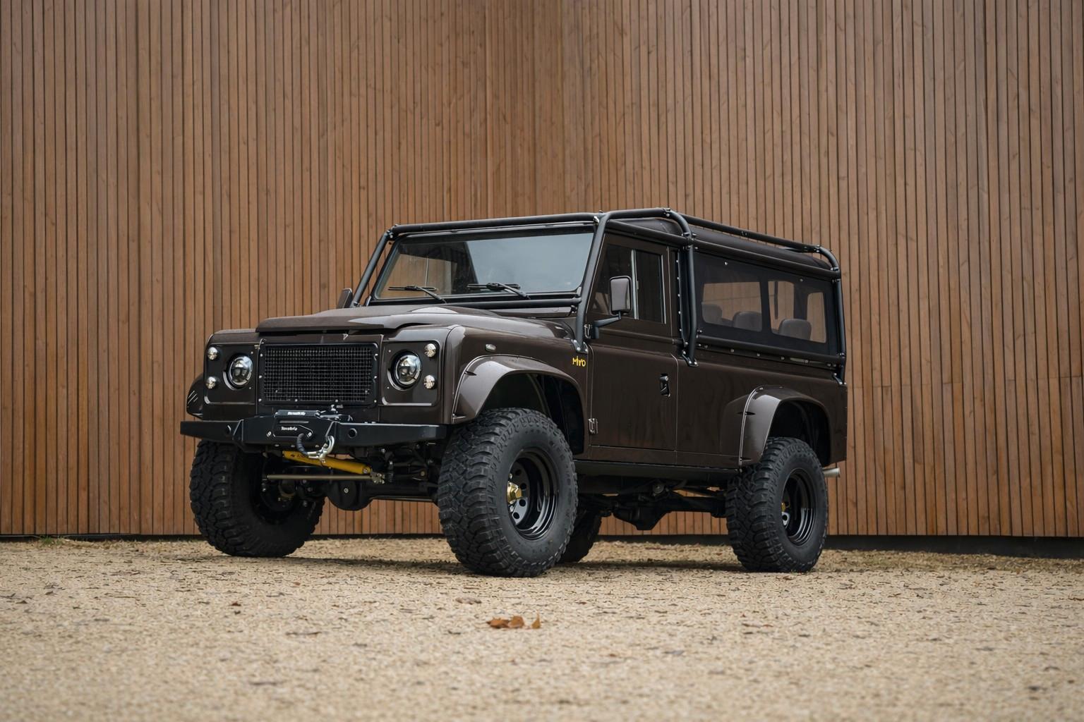 Land Rover Defender 110