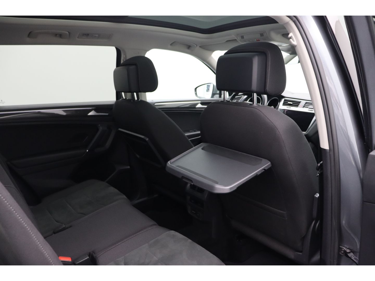 Fahrzeugabbildung Volkswagen Tiguan Allspace Highline R-Line AHK schwenkbar