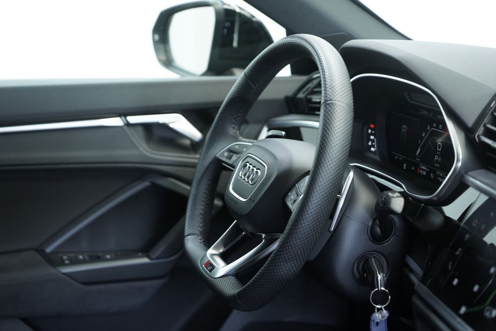 Audi Rsq3