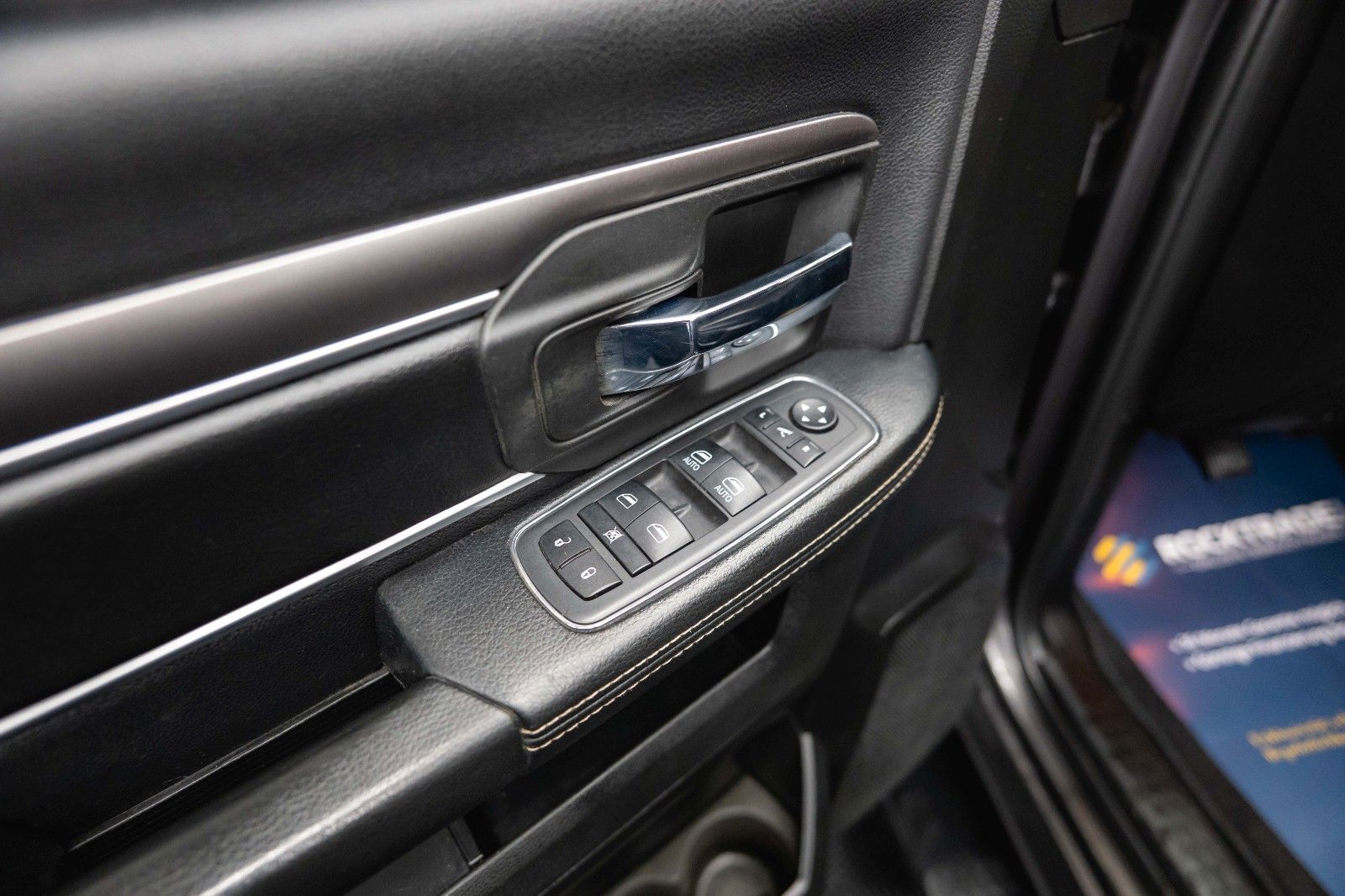 Fahrzeugabbildung Dodge RAM 5.7 V8 HEMI 4x4 Sport OFFROAD Night WARLOCK