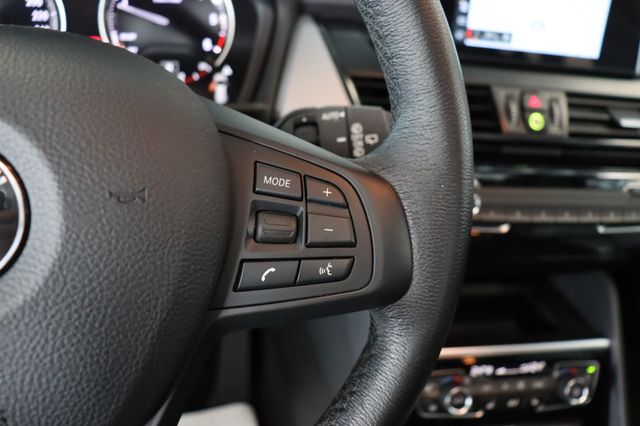 Fahrzeugabbildung BMW 218 Gran Tourer Advantage||1HAND|PANO|KAMERA|