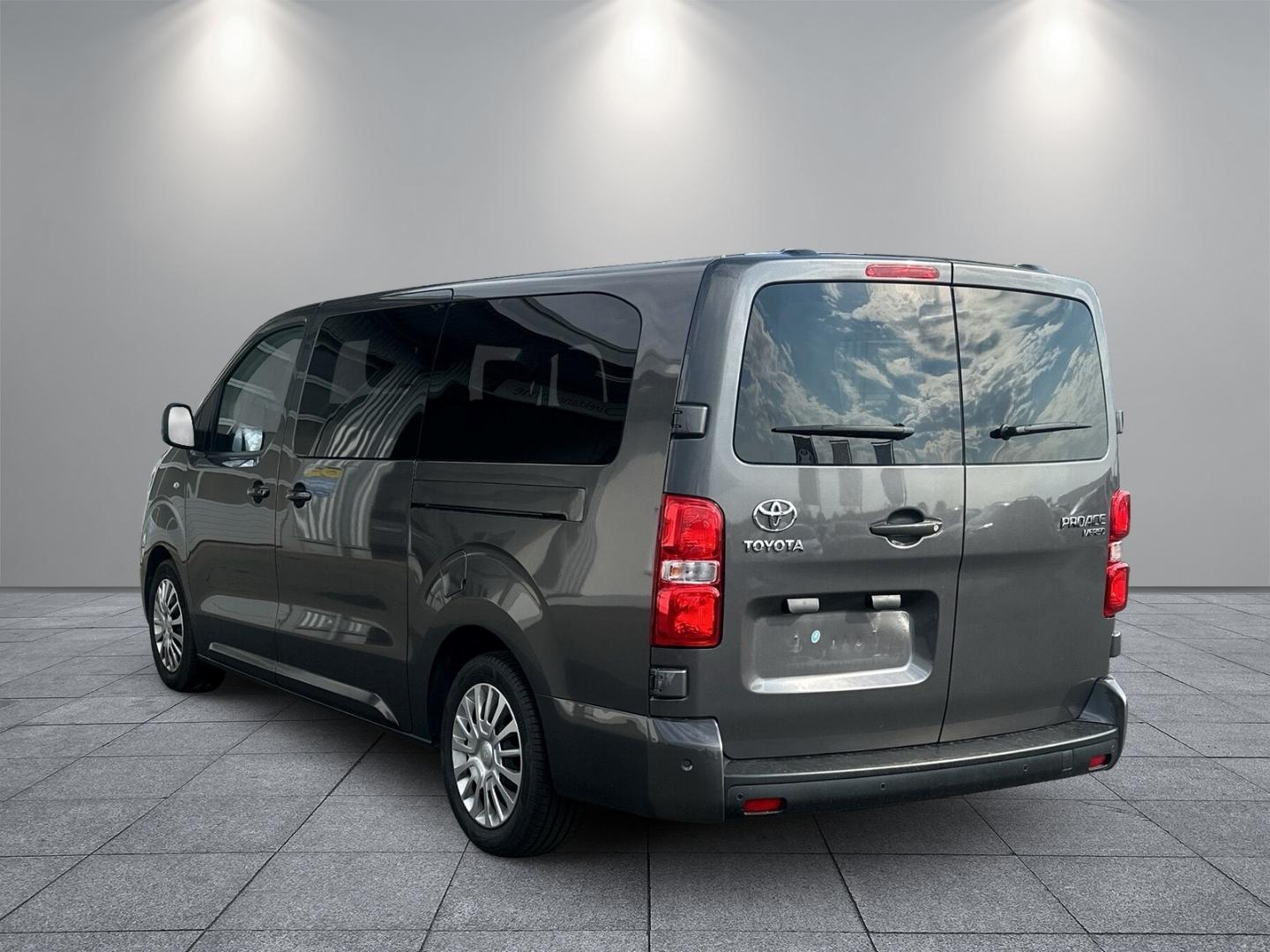 Toyota Proace Verso 2,0L D Family L2 9-Sitzer Apple Car