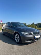 BMW 325i e90 2005 - BMW 325 aus 2005: 325i