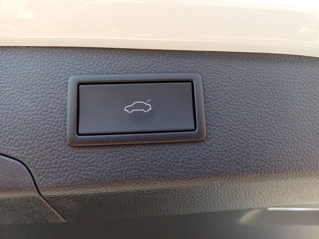 Passat Variant 2.0 TDI Elegance DSG/AHK/ACC/LED/