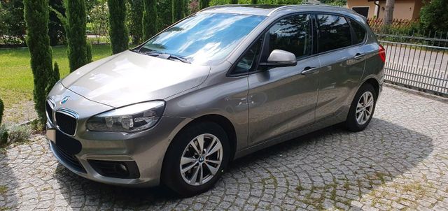 BMW 218d Active Tourer Panoramadach scheck...