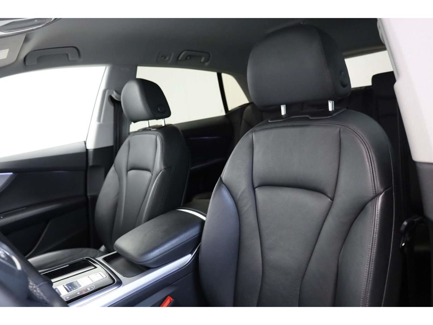 Audi Q8 55 TFSI quattro foto 10