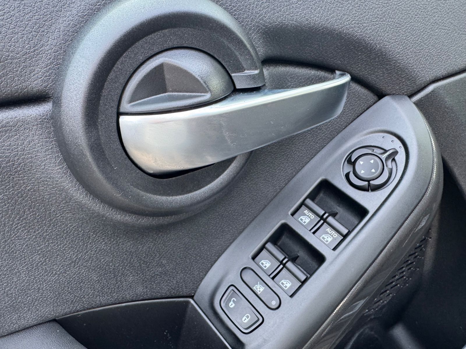 Fahrzeugabbildung Fiat 500X Lounge/LED/R-Cam/KlimaAuto/PDC/