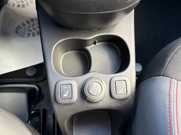 Fahrzeugabbildung Fiat Panda Easy DAB+ UConnect Klima SHZ uvm.