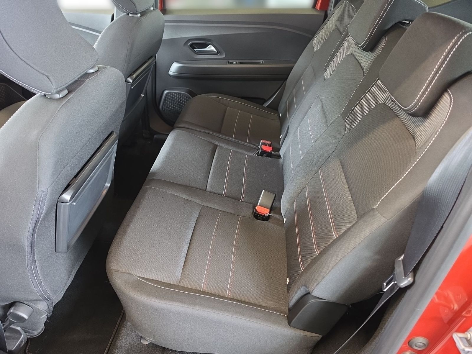 Fahrzeugabbildung Dacia Jogger Extreme+ ECO-G 100 *abn. AHK*All Season*