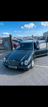 Mercedes-Benz Mercedes E240 - gebrauchte Mercedes-Benz E 240 aus dem Jahr 2001