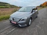 Mercedes-Benz B 200 Sports Tourer/Automatik/AHK/Xenon/Garantie - gebrauchte Mercedes-Benz B 200 aus dem Jahr 2012