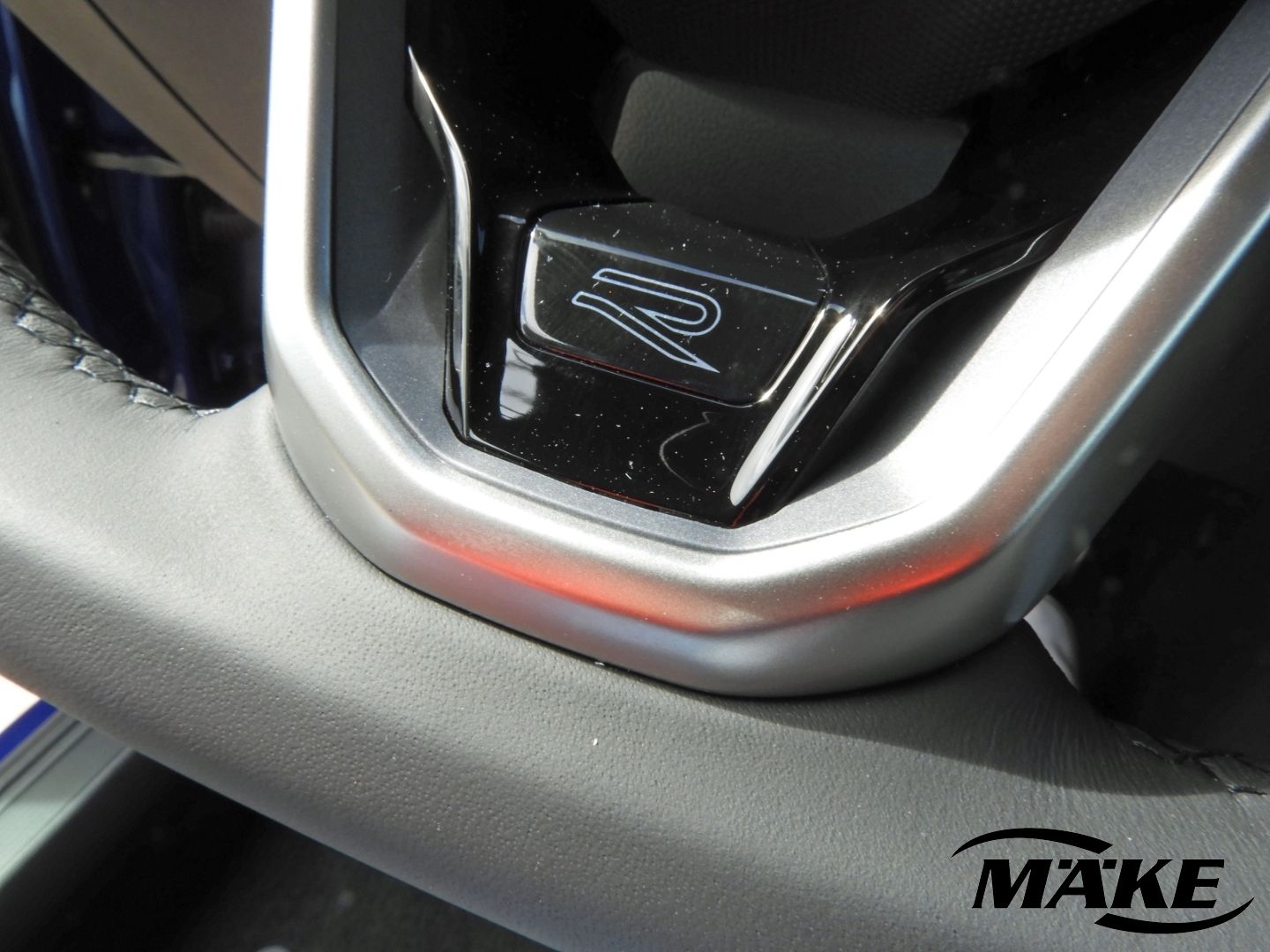 Golf R-Line 1.5 eTSI DSG AHZV NAV IQ.L RFK BLACK