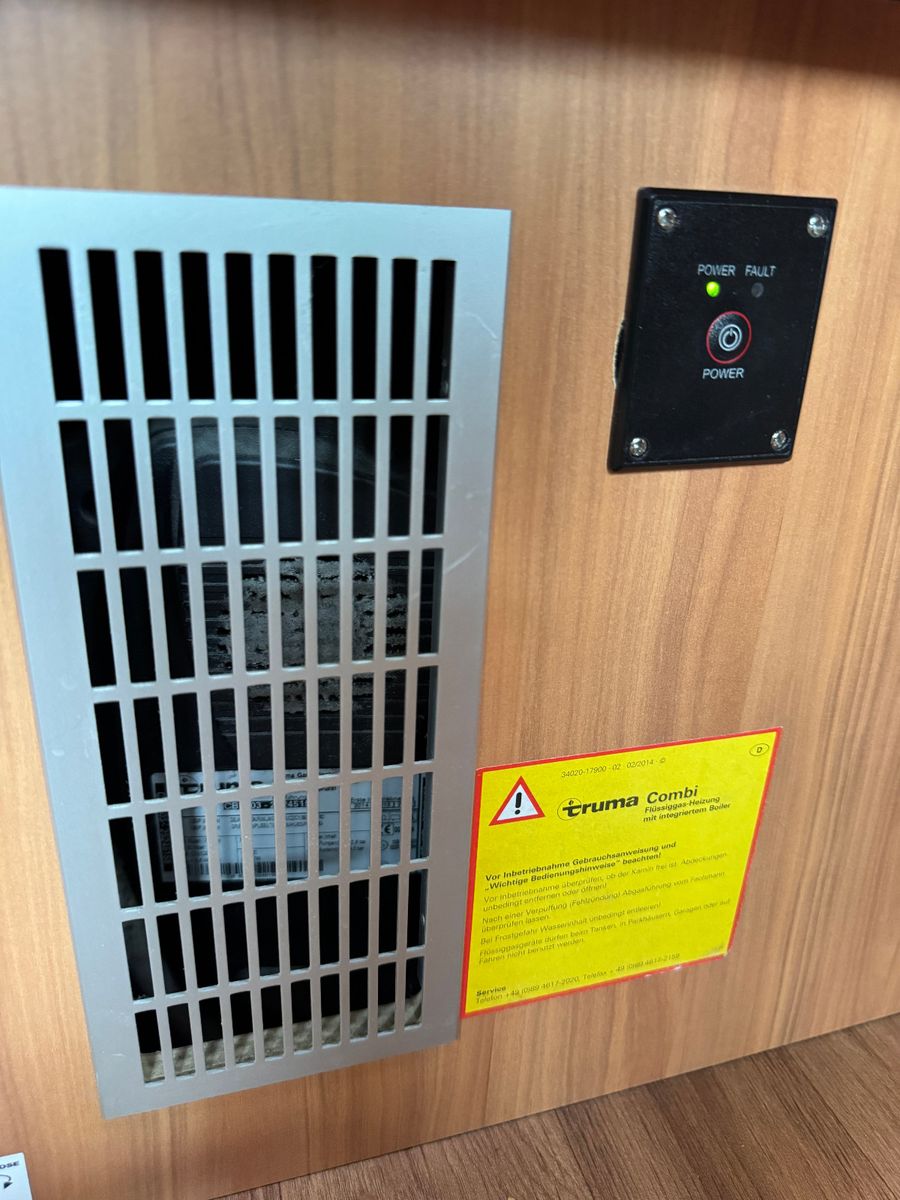 Fahrzeugabbildung HYMER / ERIBA / HYMERCAR EXSIS-T 588 AUTOMATIK ALKO LITHIUM 240 AH SOLAR