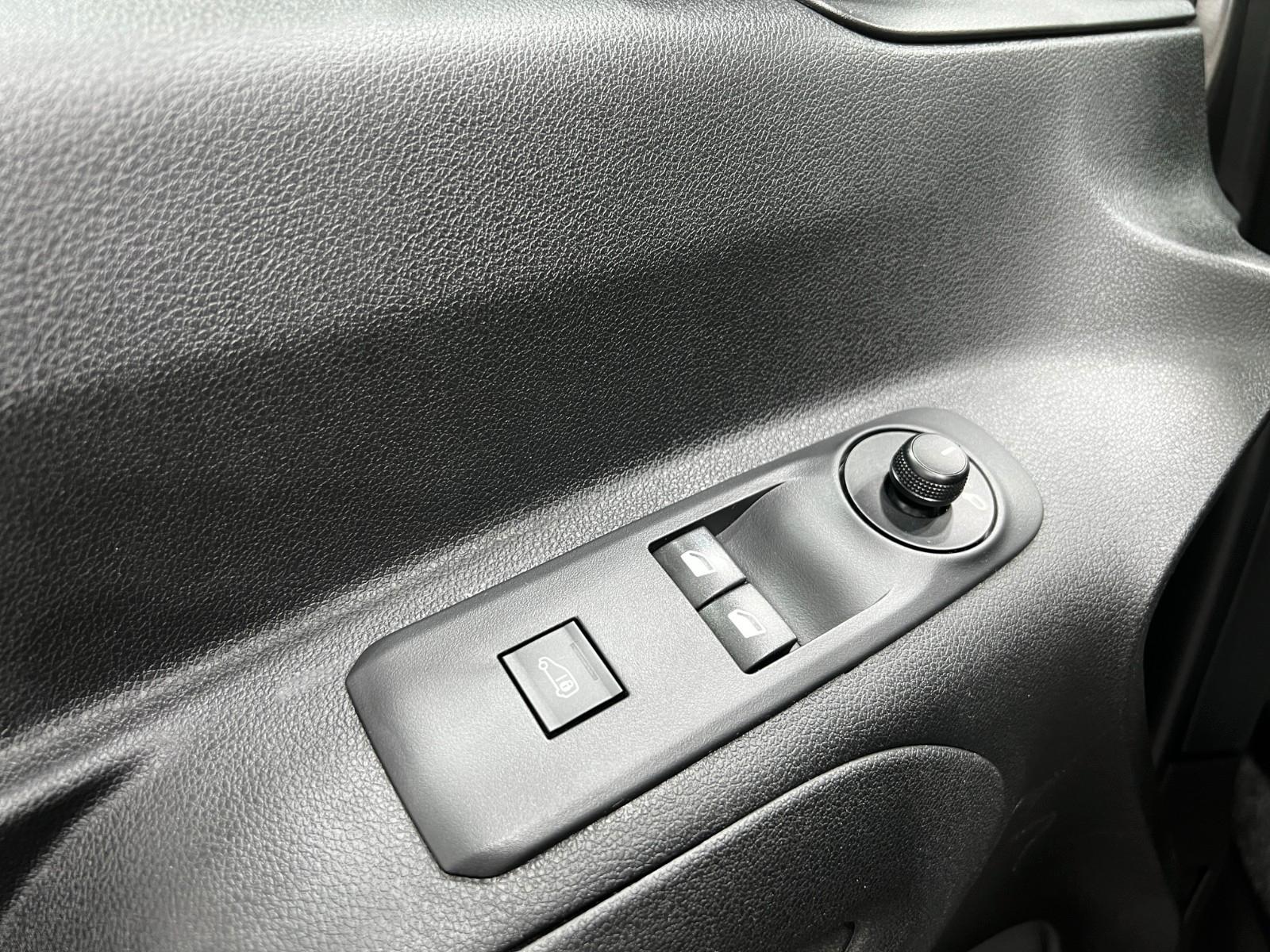 Peugeot PARTNER 100 1.5 HDI PREMIUM |AC|3-S|PDC|MET|16"