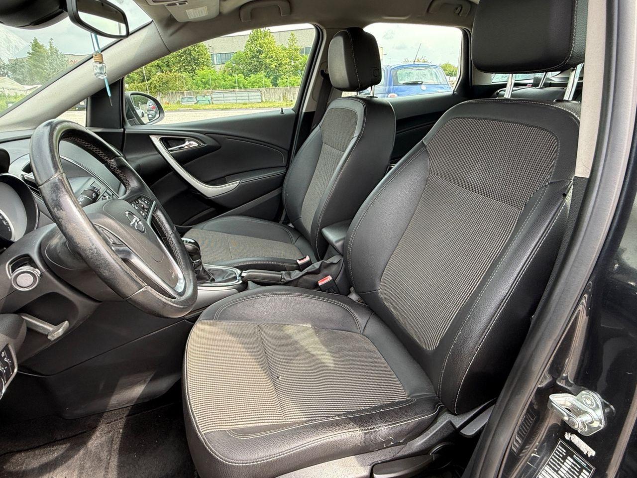 Opel Astra 2013 — photo 10