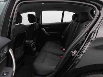 Fahrzeugabbildung BMW 116i Advantage Sitzhzg PDChint. Geschwindigkeit