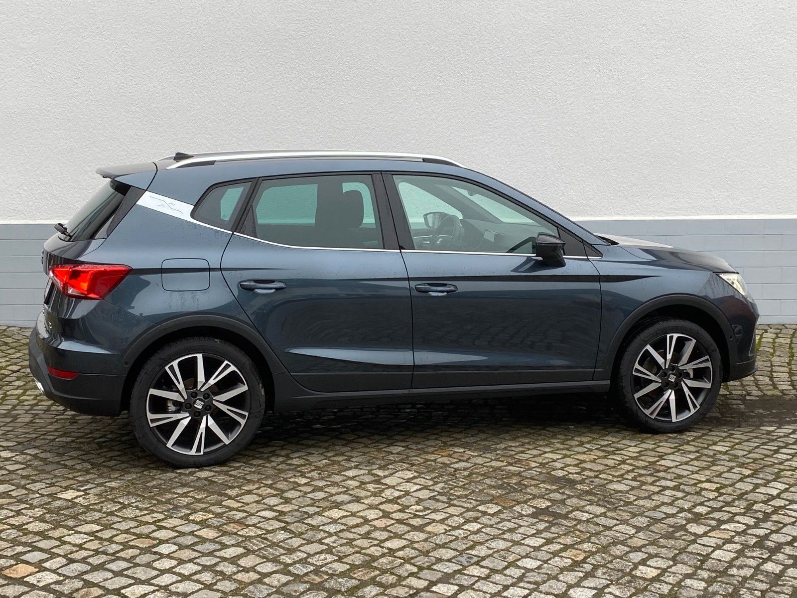 Fahrzeugabbildung SEAT Arona FR 1.0 TSI *Navi *Sitzhz. *Parklenkasst.