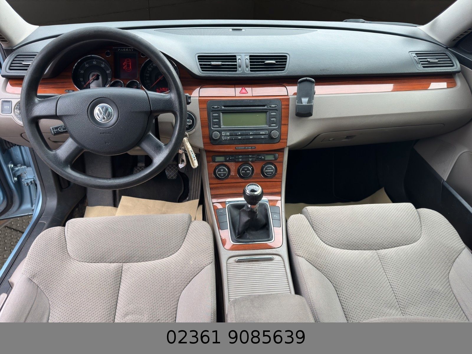Fahrzeugabbildung Volkswagen Passat Lim. Comfortline;Klimaaut./2xParktronik/