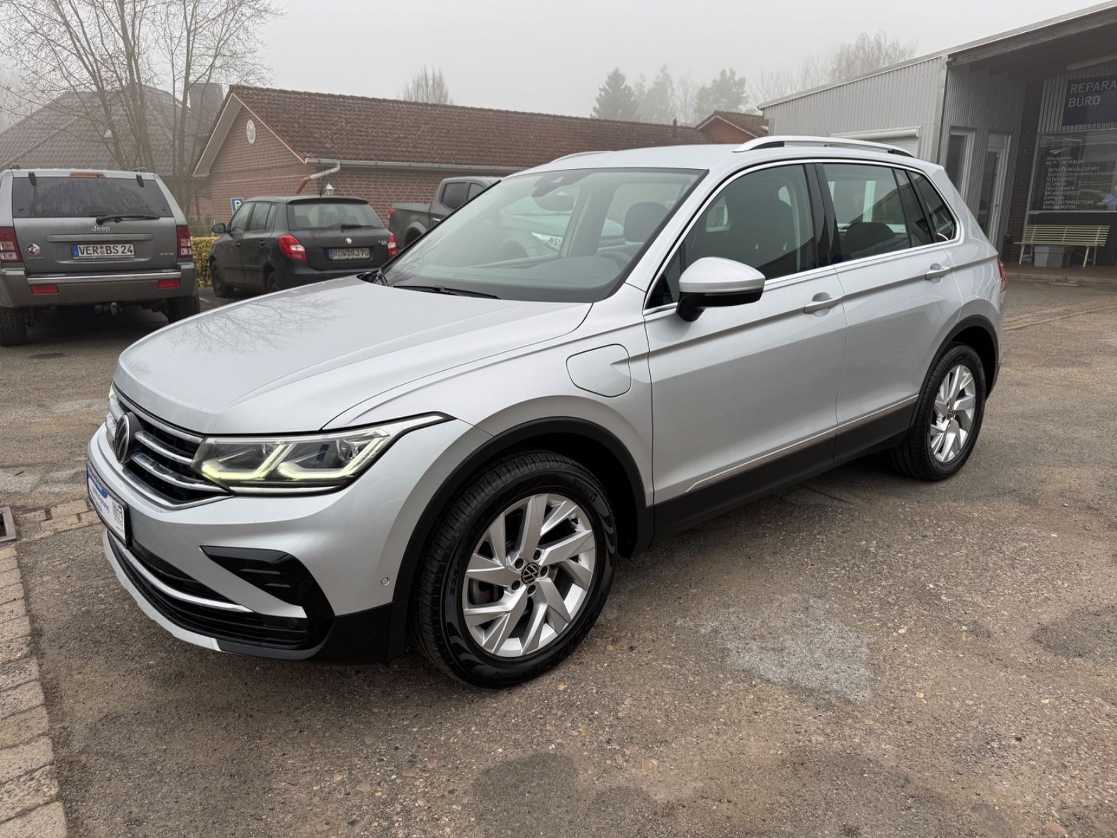 VW Tiguan Elegance eHybrid Matrix/AHK/Kamera