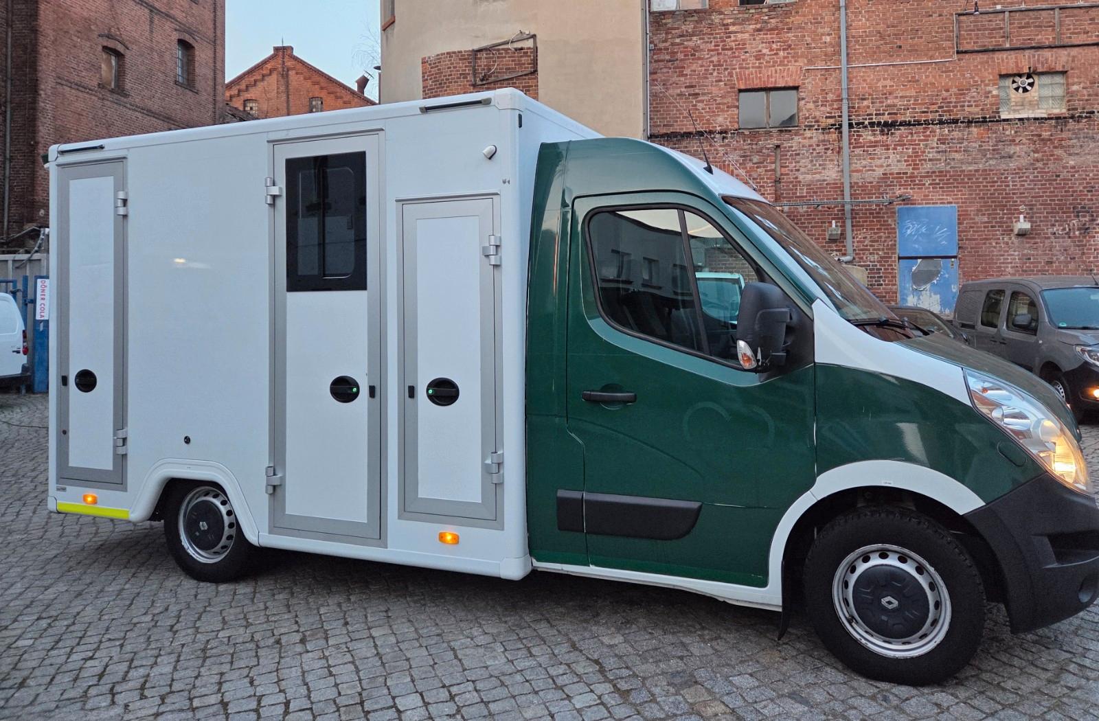 Renault Master Krankenwagen Binz 150