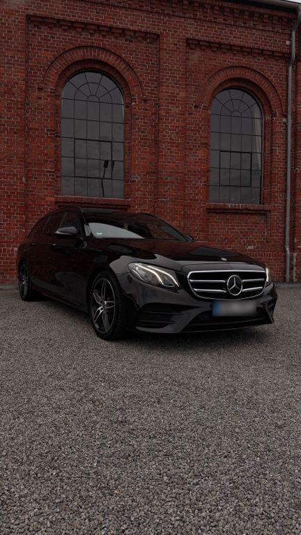 Image of Mercedes-Benz E 220