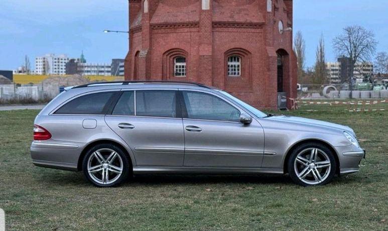 Mercedes-Benz E320 2004 — photo 7