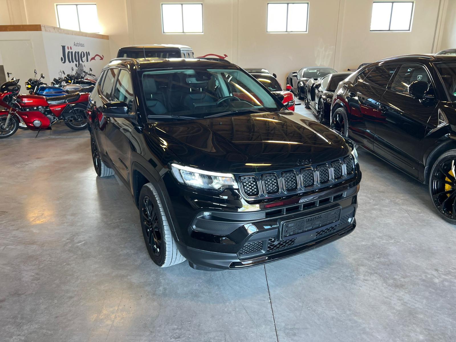 Jeep Compass Night Eagle Mild-Hybrid FWD-FINANZIERUNG