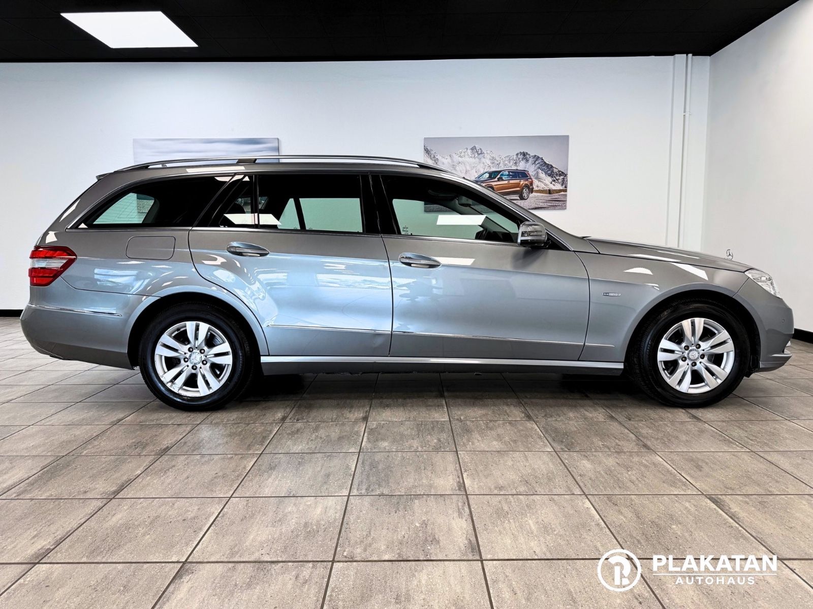 Fahrzeugabbildung Mercedes-Benz E 250 CDI T-Modell Leder AHK MB-Service