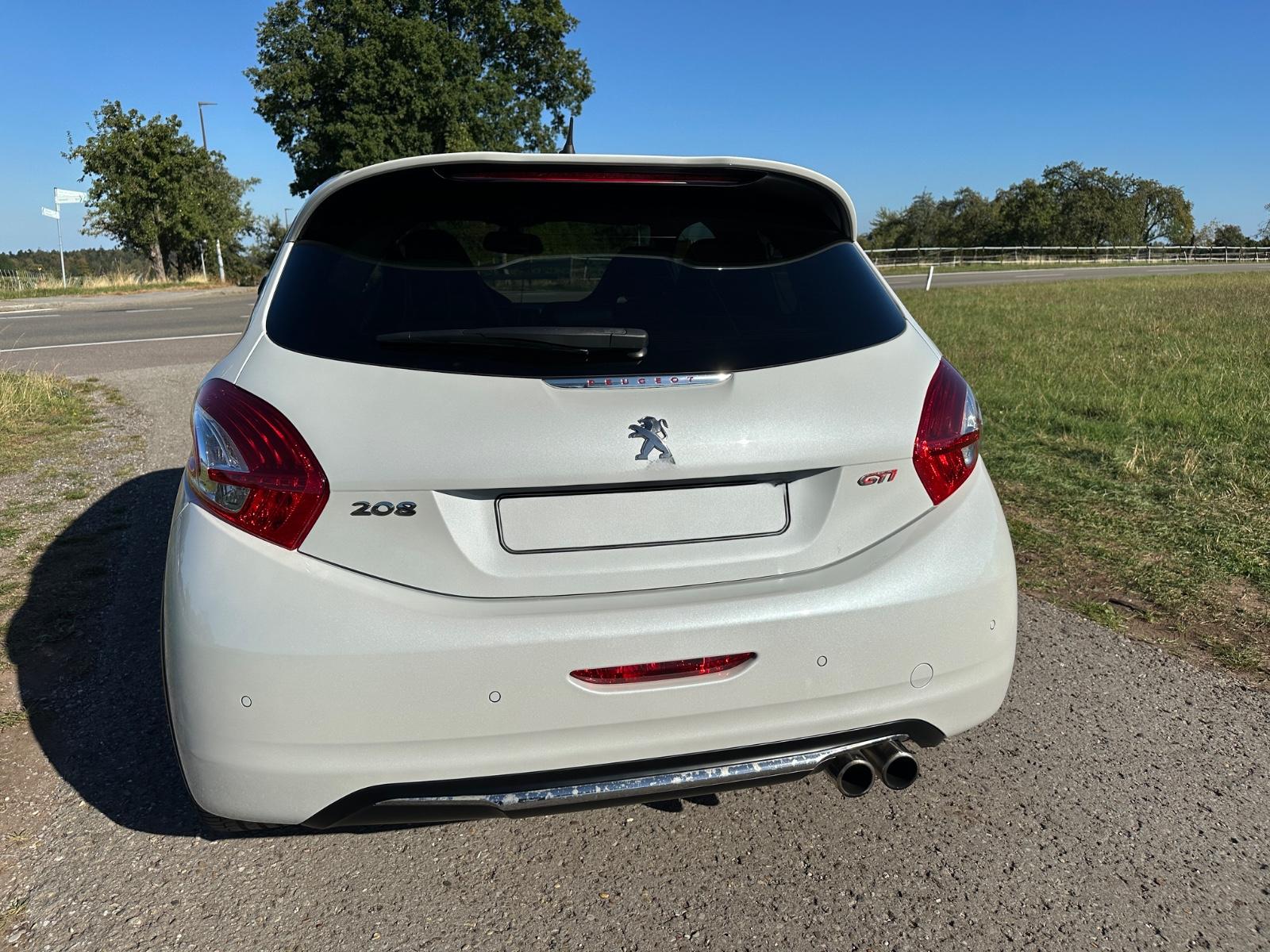 Peugeot 208 GTi 30th Anniversary | N° 310 |
