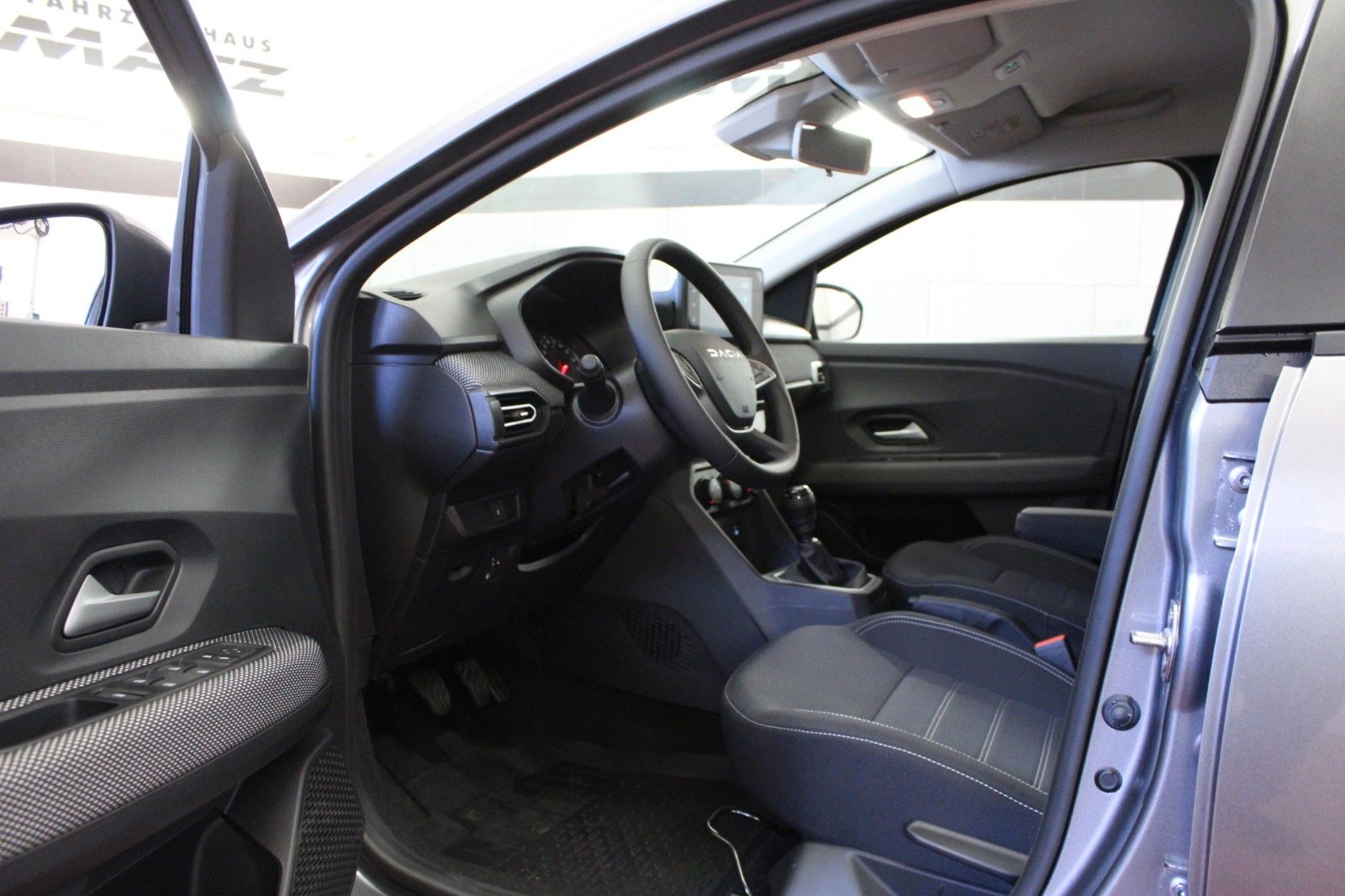 Fahrzeugabbildung Dacia Logan III TCe 90 Expression*Media Nav*PDC*