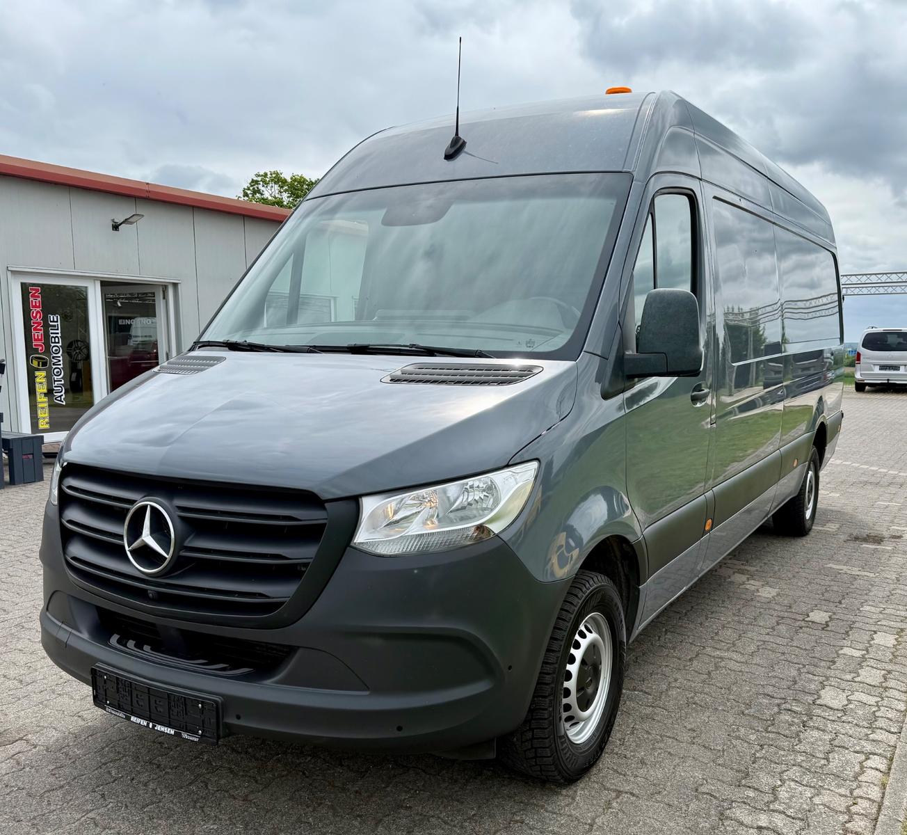 Mercedes-Benz Sprinter Kasten319CDI/V6/L3/H2/AHK3.5t/360°/Mwst