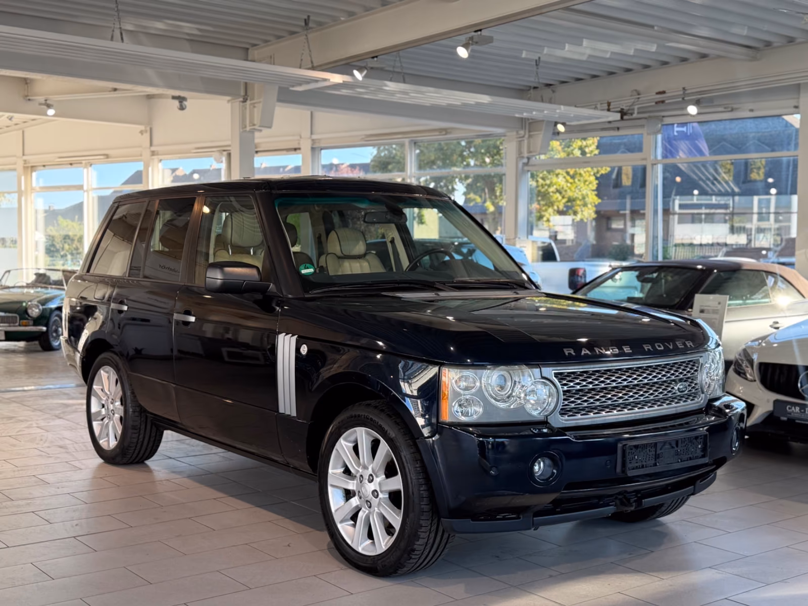 Land Rover Range Rover 3.6 TDV8 Vogue | 272 ch | BVA | GPS | Toit ouvrant | Chauffage stationnaire | Sièges chauffants et ventilés | Attelage
