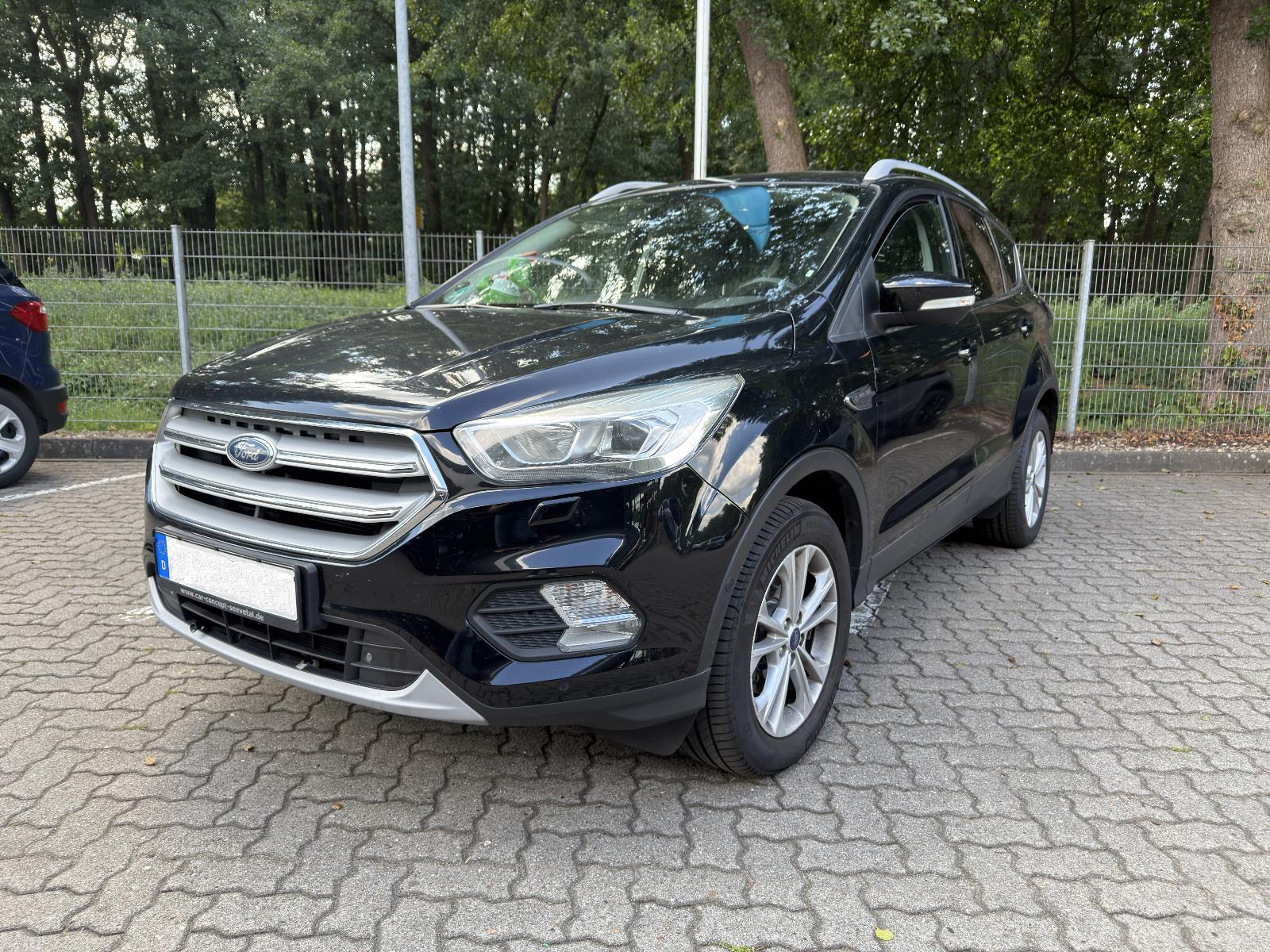 Ford Kuga 1,5 EcoBoost 4x2 Titanium AHK Panoramadach