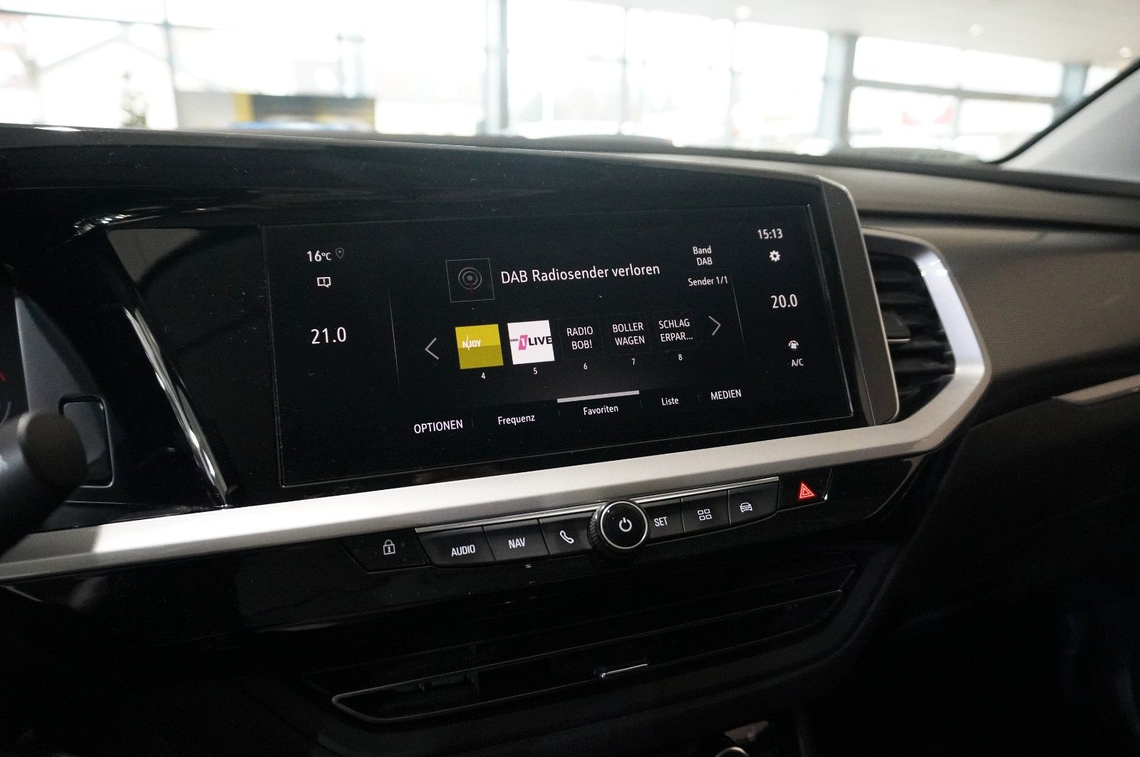 Fahrzeugabbildung Opel Grandland (X) 1.5D ELEGANCE NAVI/LED/KAMERA/AHK