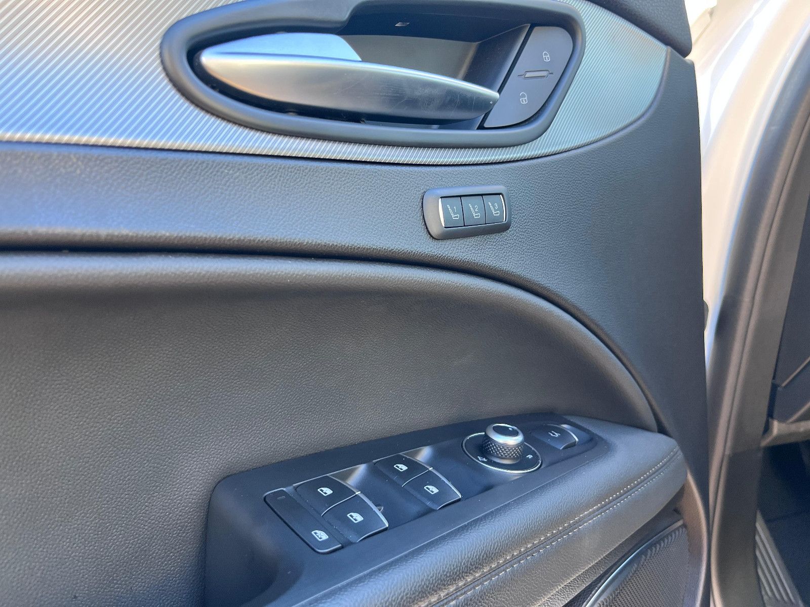 Fahrzeugabbildung Alfa Romeo Stelvio Veloce Q4