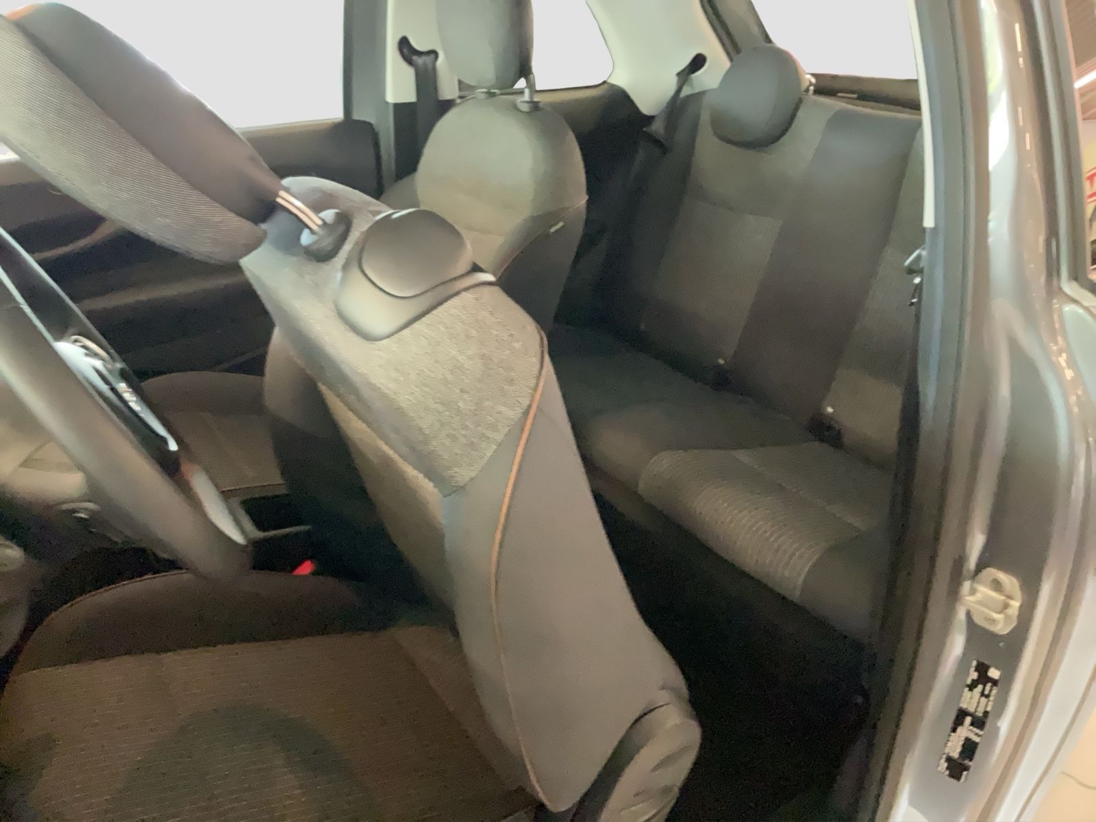 Fahrzeugabbildung Fiat 500e Icon 42 kWh + Einparkhilfe