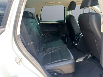 Volkswagen Touareg - 12