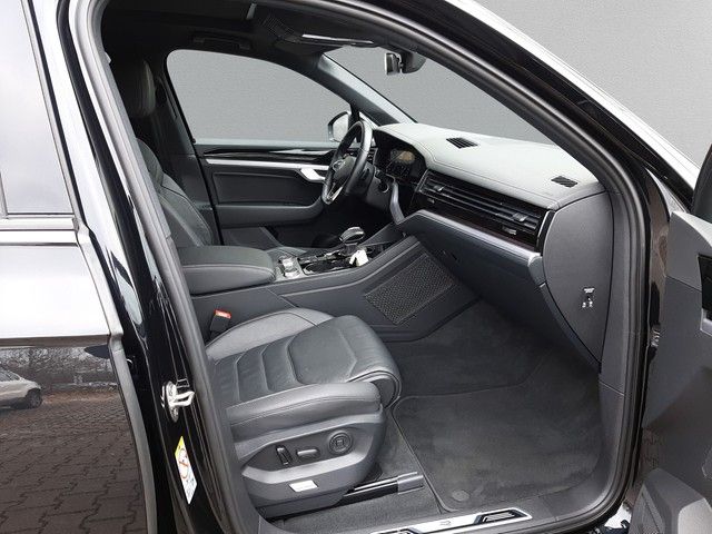 Fahrzeugabbildung Volkswagen Touareg R-Line 3.0TDI 4Motion Pano Matrix 21"