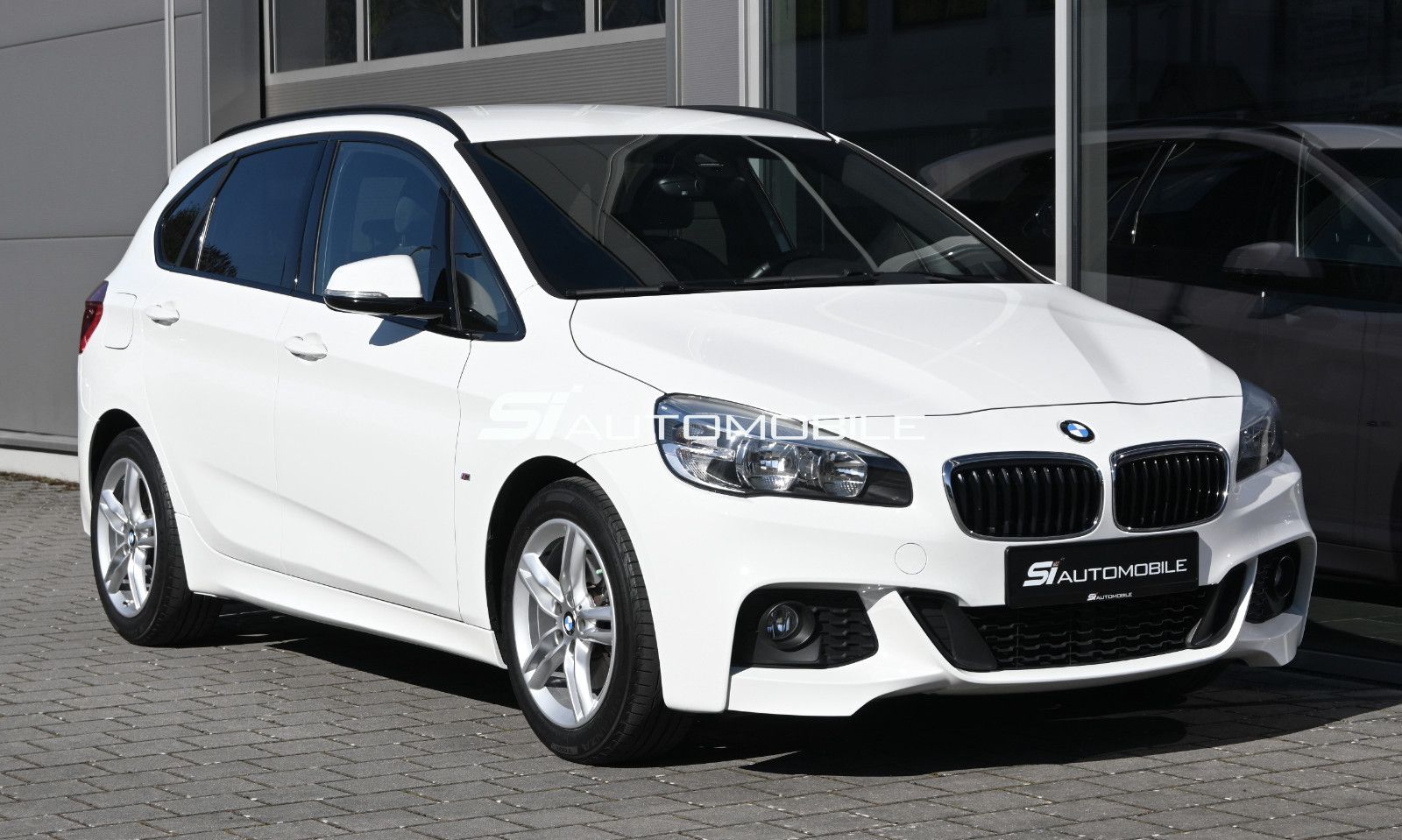Fahrzeugabbildung BMW 218i Active Tourer M Sport °AHK°PDC°SITZHEIZ°