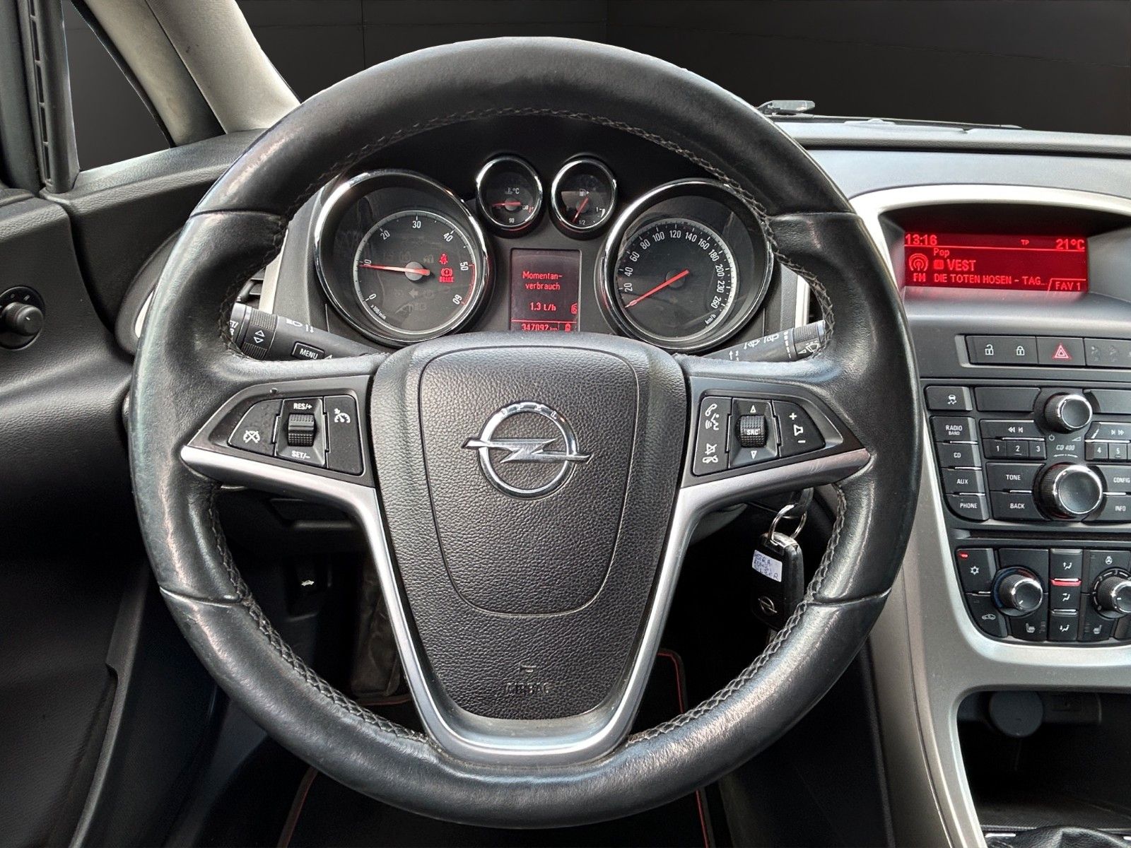 Fahrzeugabbildung Opel Astra J Sports Tourer 150 Jahre Klima/TÜV NEU
